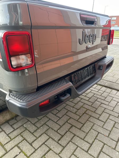 Jeep Gladiator 3.0 CRD Overland 4WD — zdjęcie 18