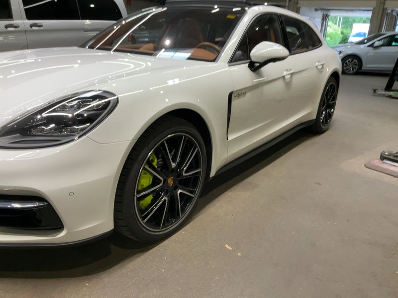 Porsche Panamera Sport Turismo 4 E-Hybrid — zdjęcie 2