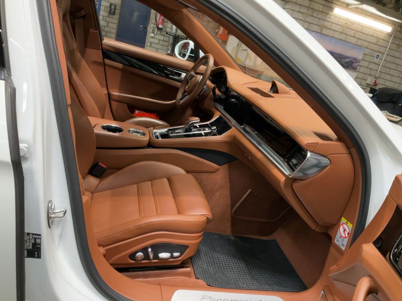 Porsche Panamera Sport Turismo 4 E-Hybrid — zdjęcie 11