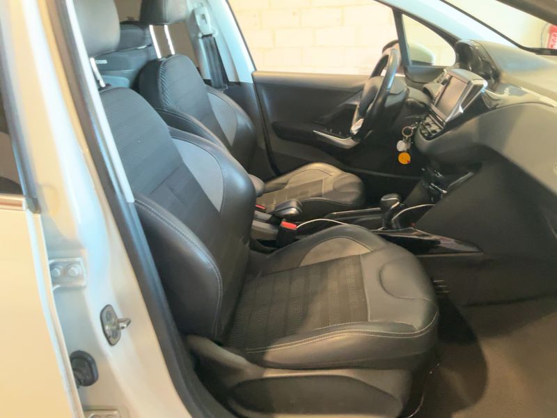 Peugeot 2008 1.2 PureTech Allure 2018 – снимка 16