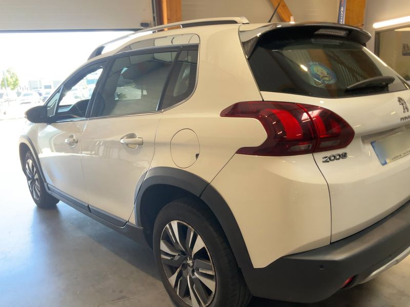 Peugeot 2008 1.2 PureTech Allure 2018 – снимка 6