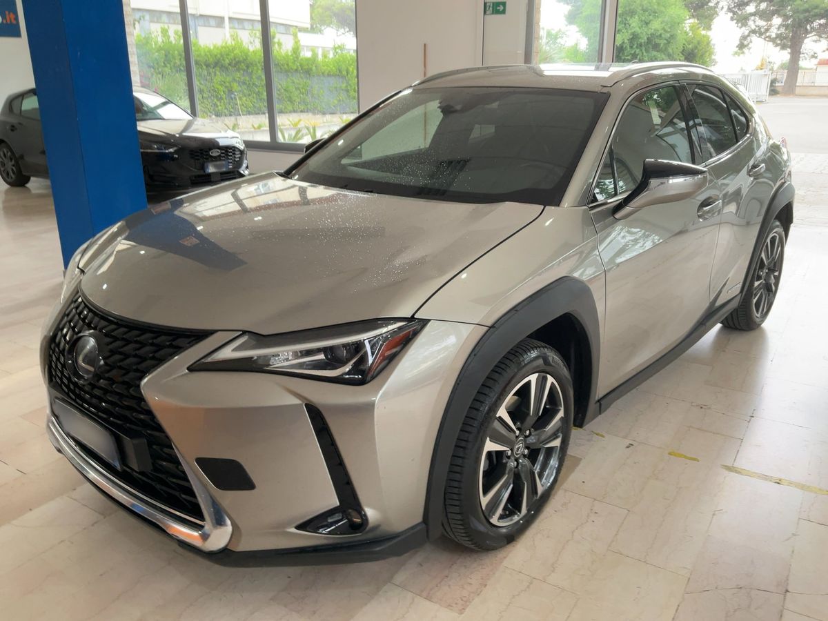 Lexus UX-Serie 2019