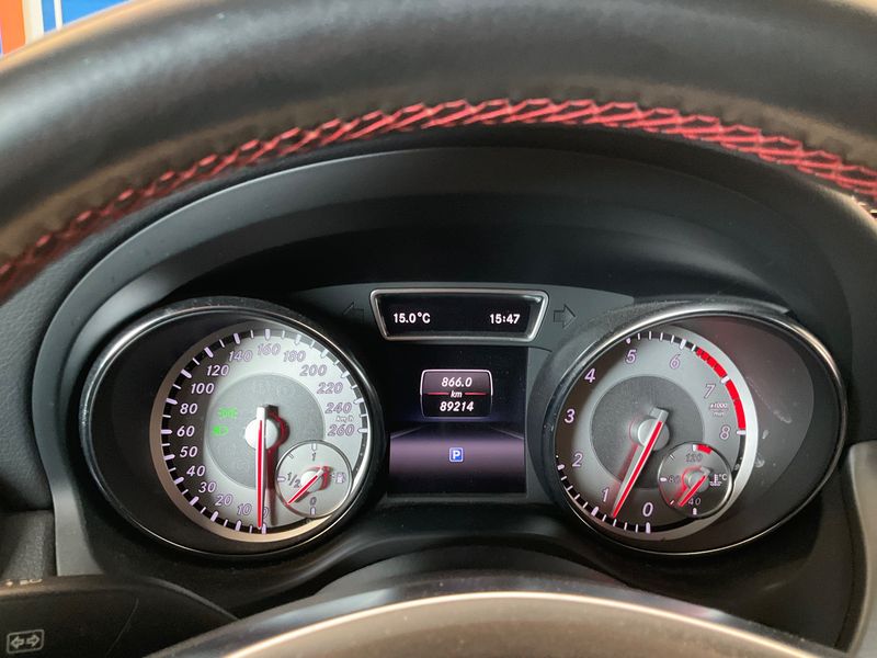 Mercedes-Benz CLA-Klasse CLA 200 AMG Line — zdjęcie 13