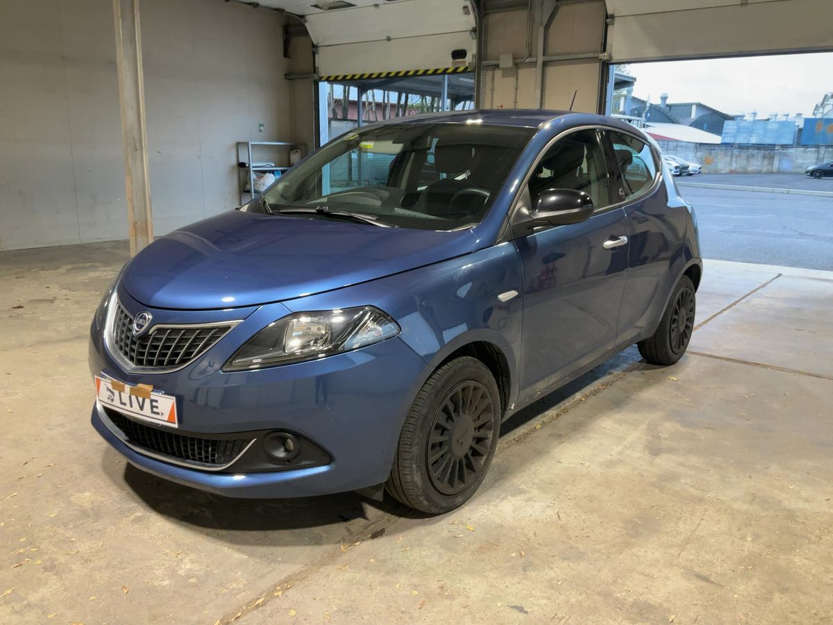 Lancia Ypsilon 1.0 Mild-Hybrid Silver