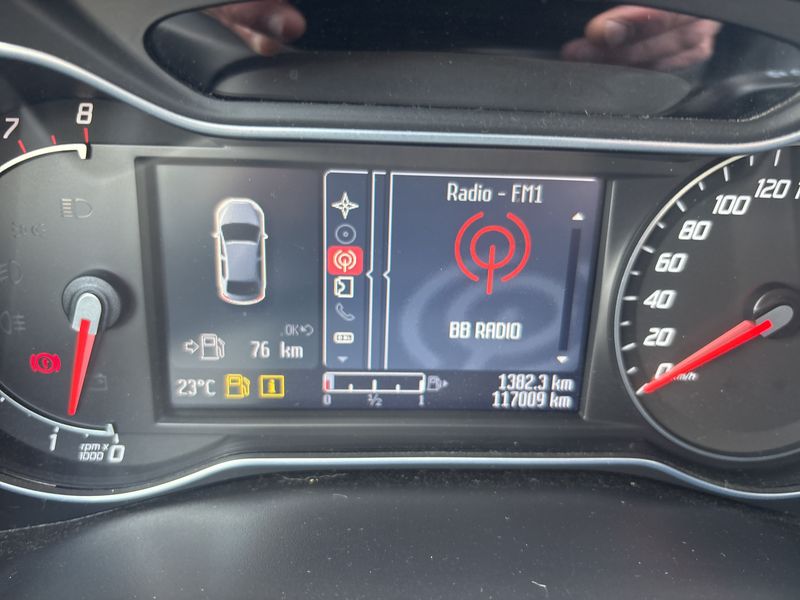 Ford Mondeo 2.0 EcoBoost Titanium — zdjęcie 12