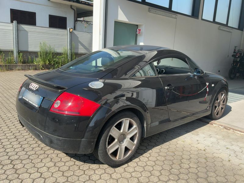 Audi TT 1.8 Turbo Coupe — zdjęcie 6