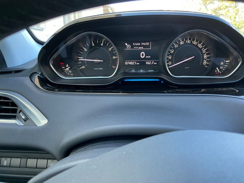 Peugeot 208 1.6 Allure 2014 – снимка 19