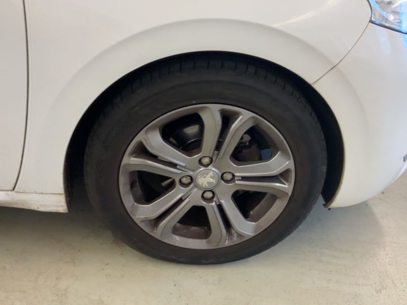 Peugeot 208 1.6 Allure 2014 – снимка 11