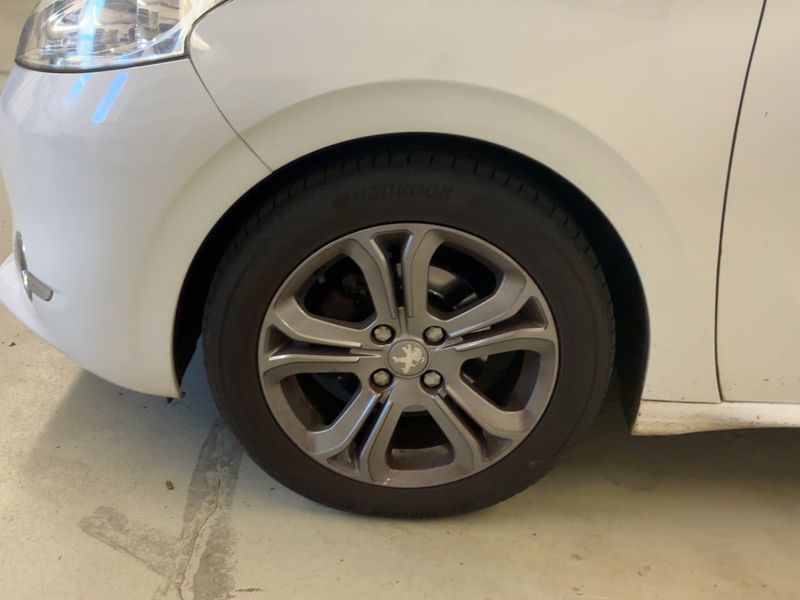 Peugeot 208 1.6 Allure 2014 – снимка 3