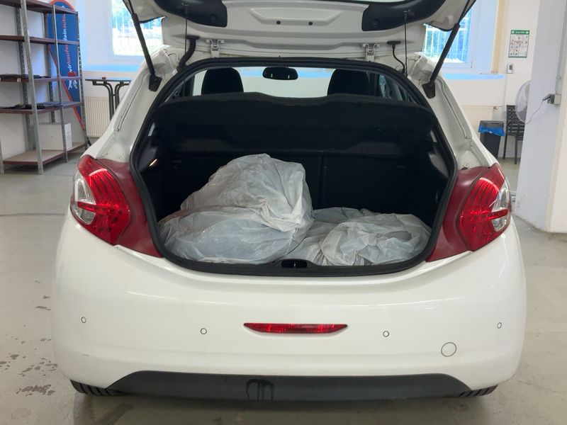 Peugeot 208 1.6 Allure 2014 – снимка 16