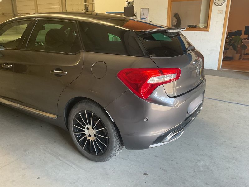 DS Automobiles DS5 2.0 Blue-HDi Business Class — zdjęcie 3