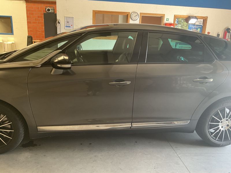 DS Automobiles DS5 2.0 Blue-HDi Business Class — zdjęcie 4