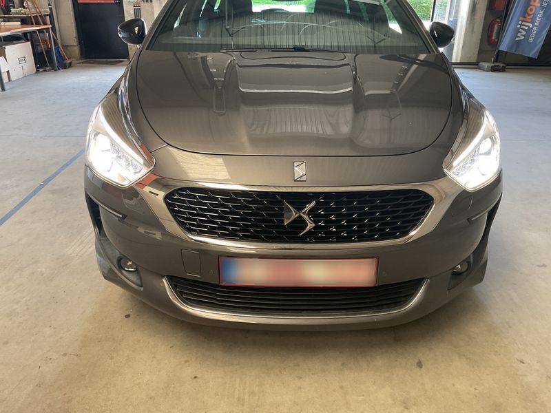 DS Automobiles DS5 2.0 Blue-HDi Business Class — zdjęcie 9