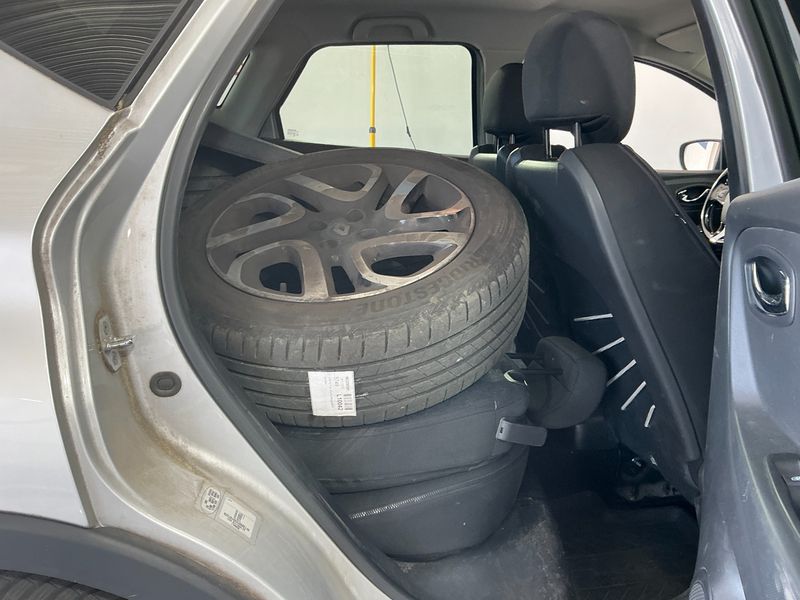 Renault Captur 1.2 TCe Zen — zdjęcie 14