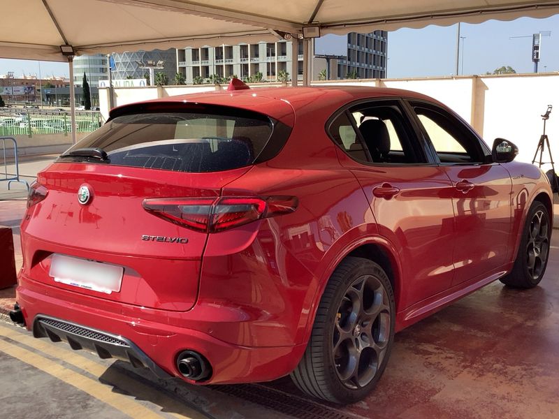 Alfa Romeo Stelvio 2.2 JTDM Veloce Ti Q4 — zdjęcie 6