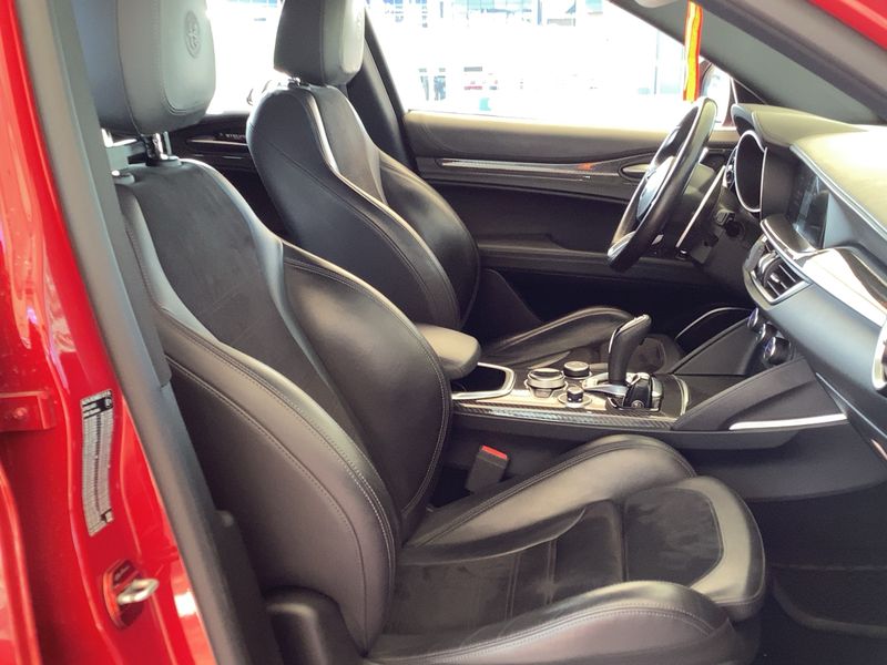 Alfa Romeo Stelvio 2.2 JTDM Veloce Ti Q4 — zdjęcie 11