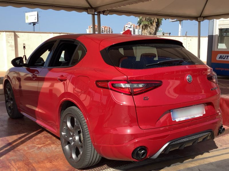 Alfa Romeo Stelvio 2.2 JTDM Veloce Ti Q4 — zdjęcie 3