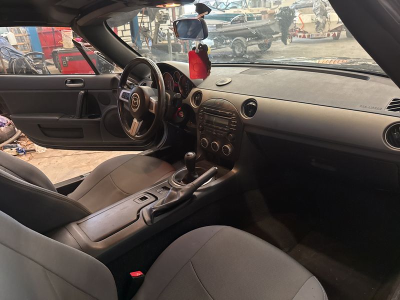 Mazda MX-5 1.8 Center-Line — zdjęcie 11