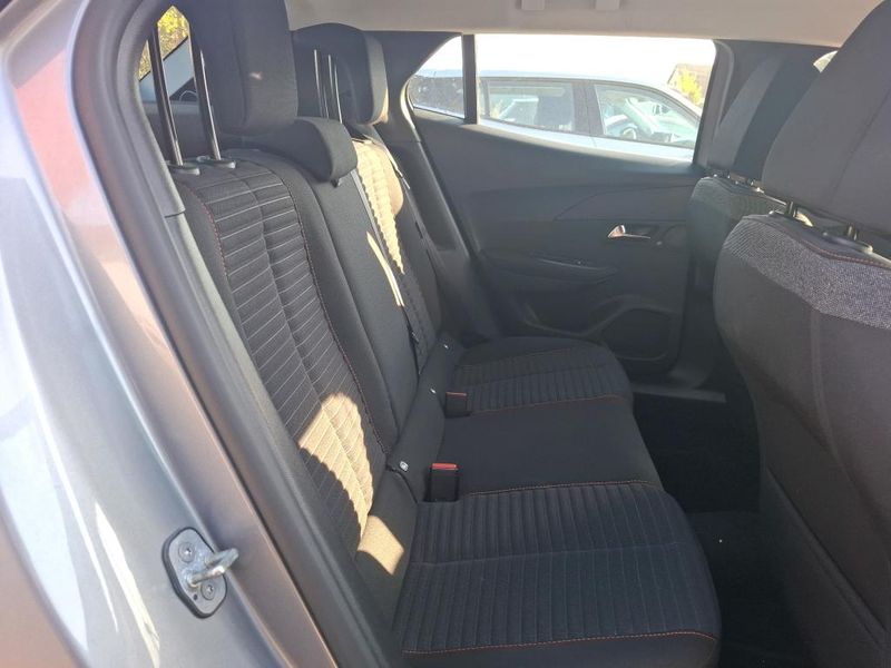Peugeot 2008 1.2 PureTech Active Pack — zdjęcie 13