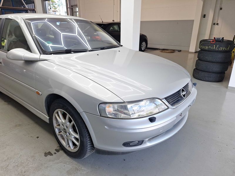 Opel Vectra 2.2 Elegance — zdjęcie 6