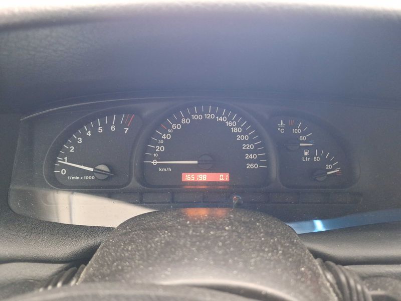 Opel Vectra 2.2 Elegance — zdjęcie 12