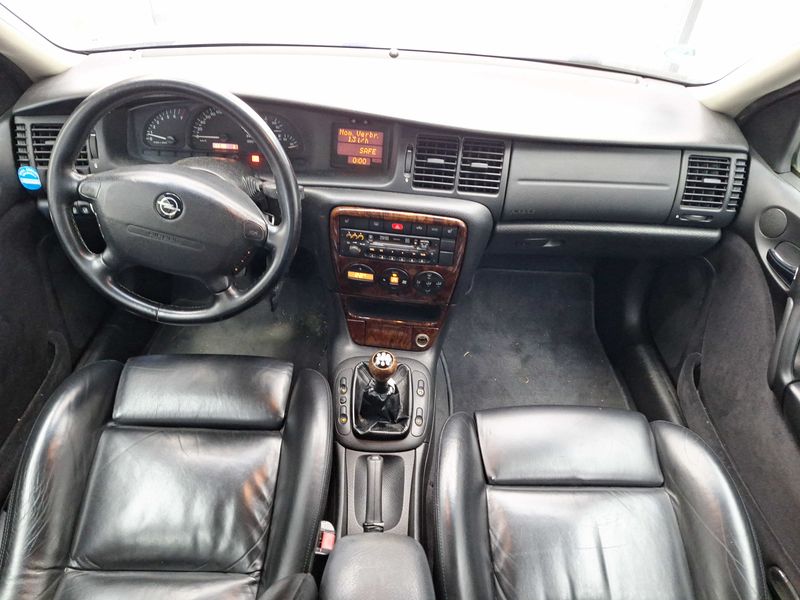 Opel Vectra 2.2 Elegance — zdjęcie 11