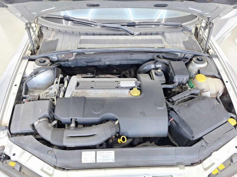 Opel Vectra 2.2 Elegance — zdjęcie 8