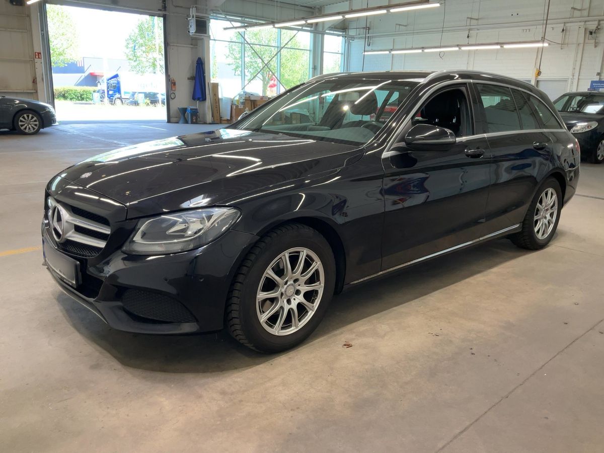 Mercedes-Benz C-Klasse 2016 — photo 1
