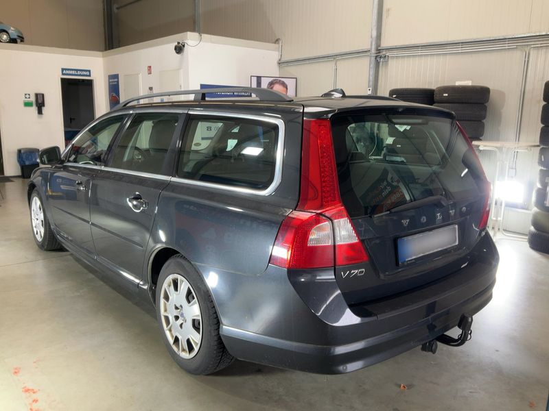 Volvo V70 1.6 D2 Momentum — zdjęcie 3