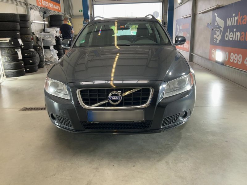 Volvo V70 1.6 D2 Momentum — zdjęcie 9