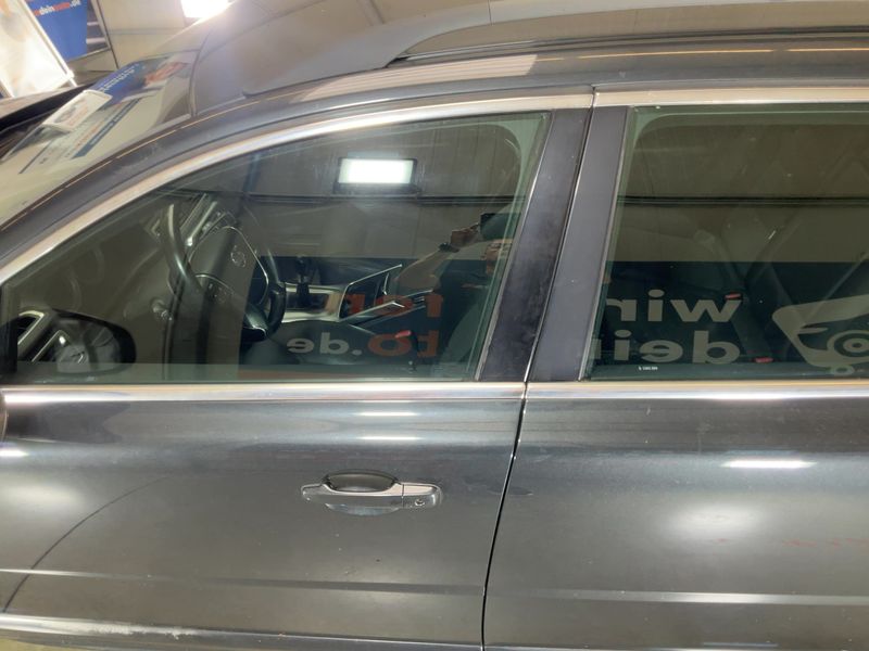 Volvo V70 1.6 D2 Momentum — zdjęcie 4