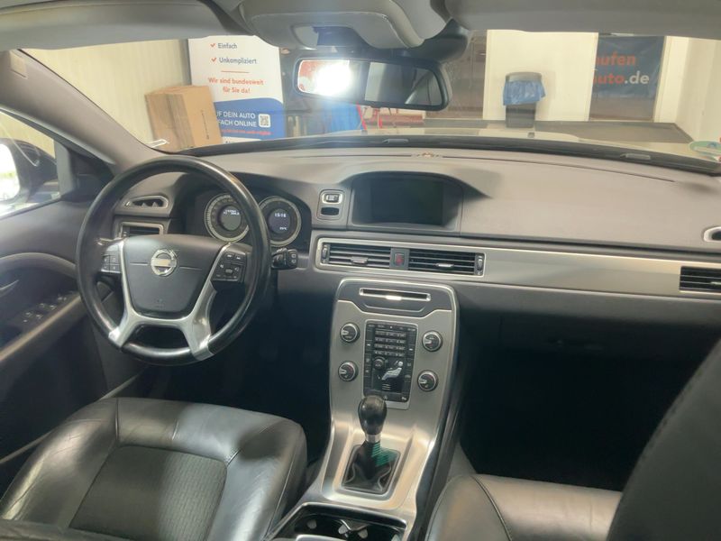 Volvo V70 1.6 D2 Momentum — zdjęcie 12
