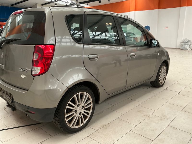 Mitsubishi Colt 1.3 ClearTec Invite — zdjęcie 2