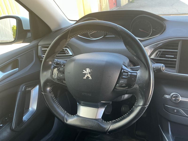 Peugeot 308 1.2 e-THP Allure 2017 – снимка 26