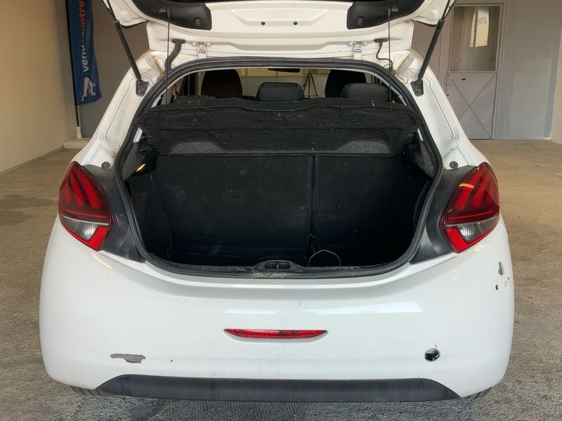 Peugeot 208 1.6 Blue-HDi Active Auto Ecole — zdjęcie 10