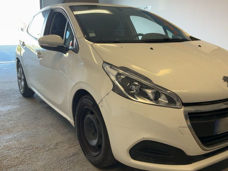 Peugeot 208 1.6 Blue-HDi Active Auto Ecole — zdjęcie 8