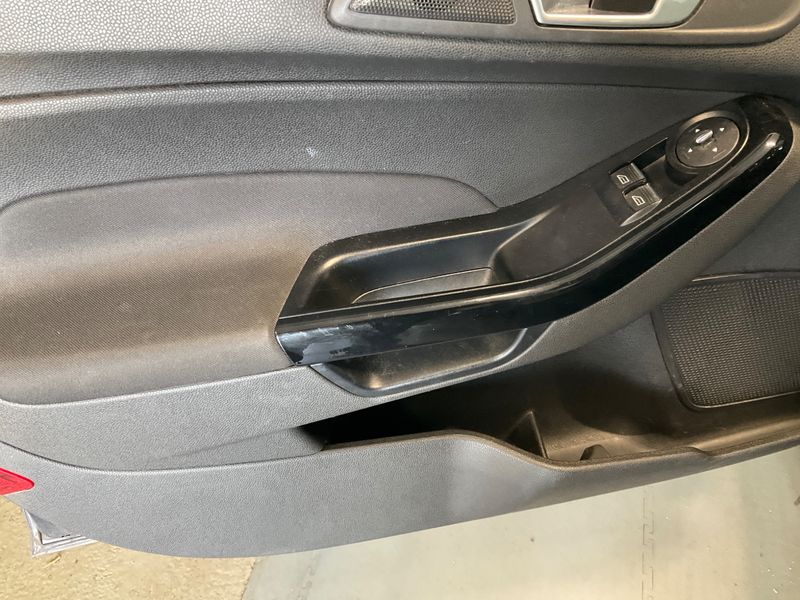 Ford Fiesta 1.0 Titanium 2013 – снимка 30
