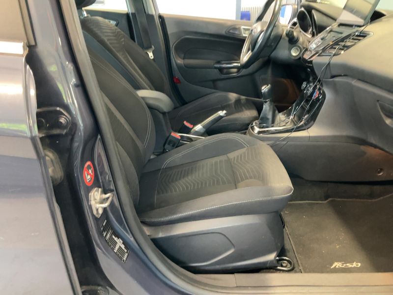 Ford Fiesta 1.0 Titanium 2013 – снимка 16