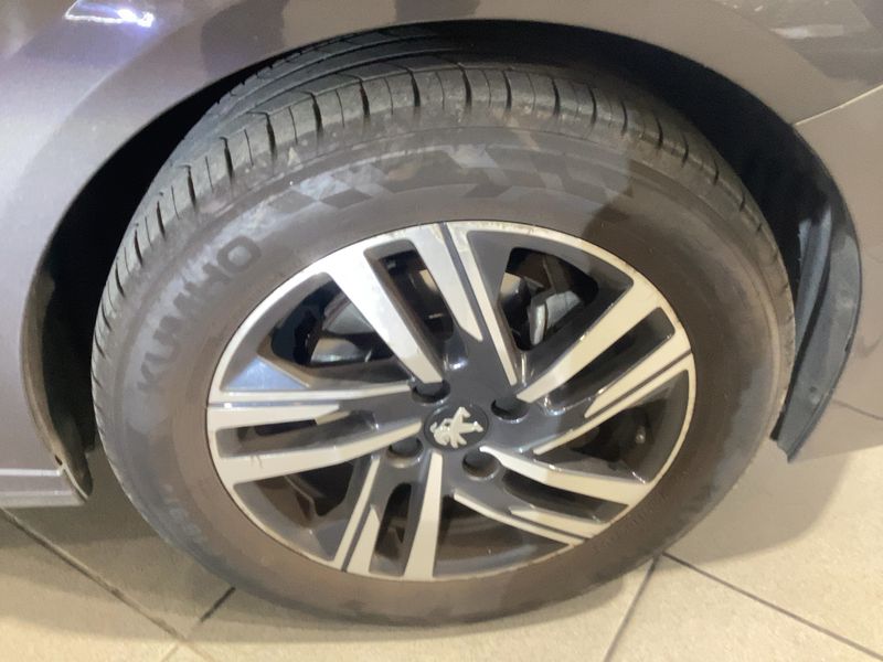 Peugeot 208 1.5 Blue-HDi Allure Pack 2022 – снимка 11