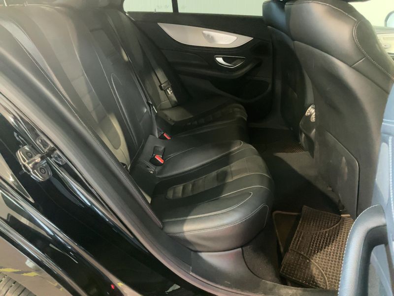 Mercedes-Benz CLS-Klasse CLS 350 d 4Matic AMG Line — zdjęcie 14