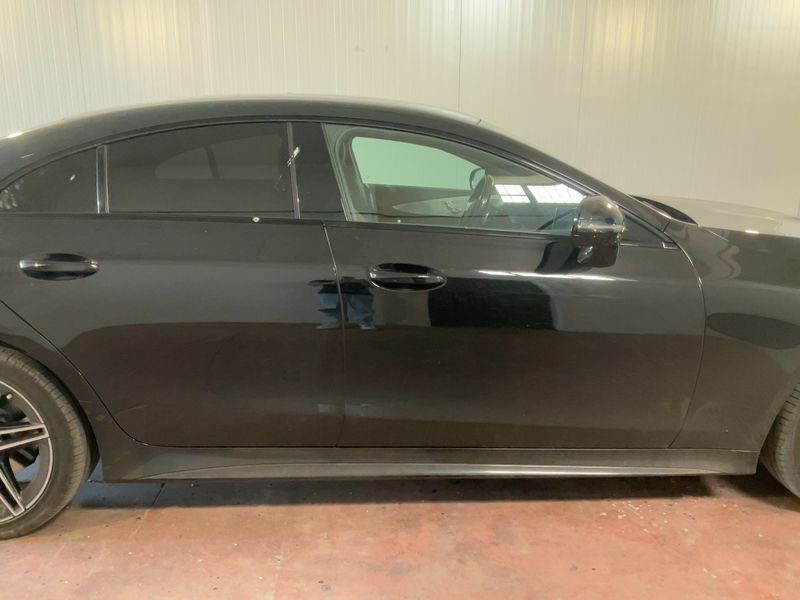 Mercedes-Benz CLS-Klasse CLS 350 d 4Matic AMG Line — zdjęcie 7