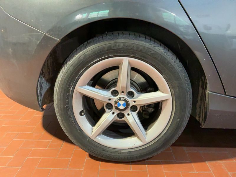 BMW 1er 118i Advantage 2015 – снимка 9