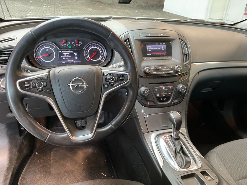Opel Insignia Sports Tourer 2.0 CDTI Edition — zdjęcie 12