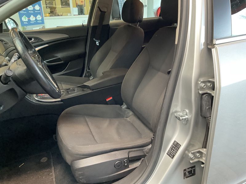 Opel Insignia Sports Tourer 2.0 CDTI Edition — zdjęcie 11