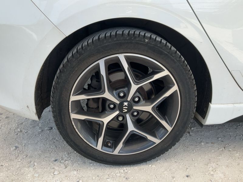 Kia cee'd 1.6 CRDi GT Line Premium 2019 – снимка 9