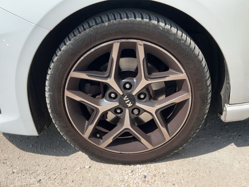 Kia cee'd 1.6 CRDi GT Line Premium 2019 – снимка 3