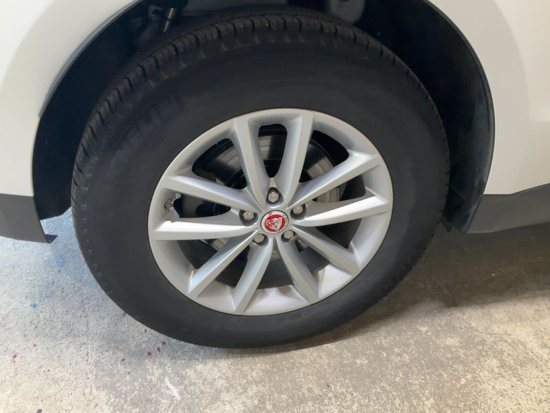 Jaguar F-Pace 25t Portfolio AWD 2019 – снимка 9