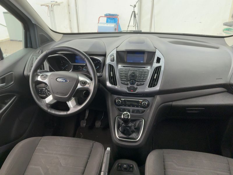 Ford Grand Tourneo Connect 1.6 TDCi Titanium — zdjęcie 12