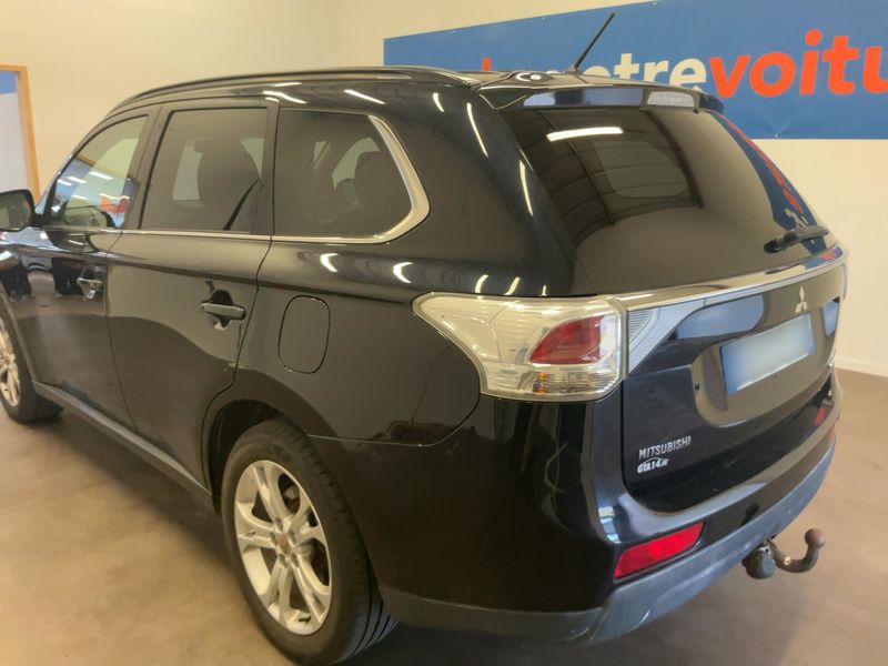 Mitsubishi Outlander 2.2 DI-D Instyle 4WD — zdjęcie 3