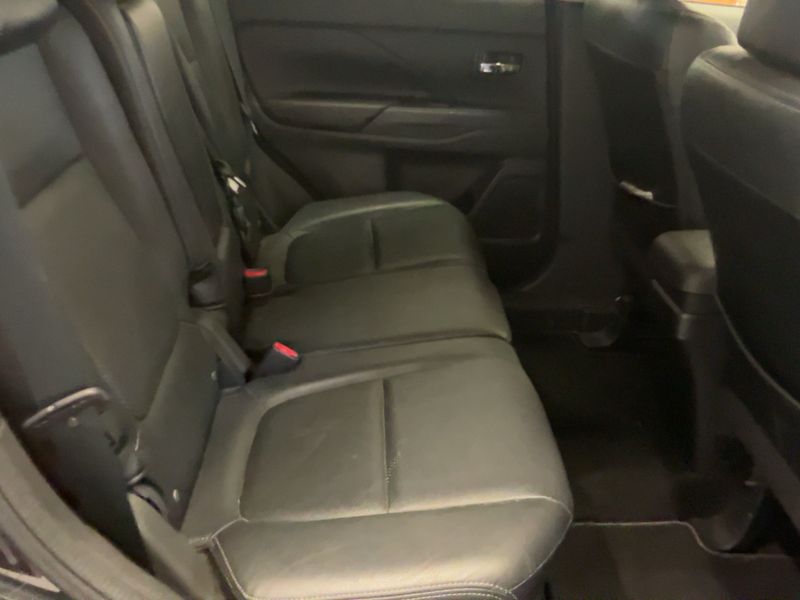 Mitsubishi Outlander 2.2 DI-D Instyle 4WD — zdjęcie 14